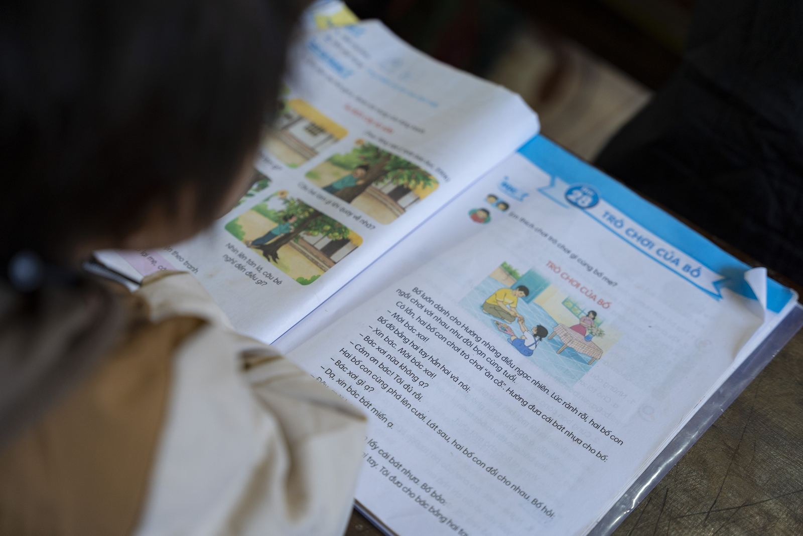 Sách giáo khoa học sinh vùng cao